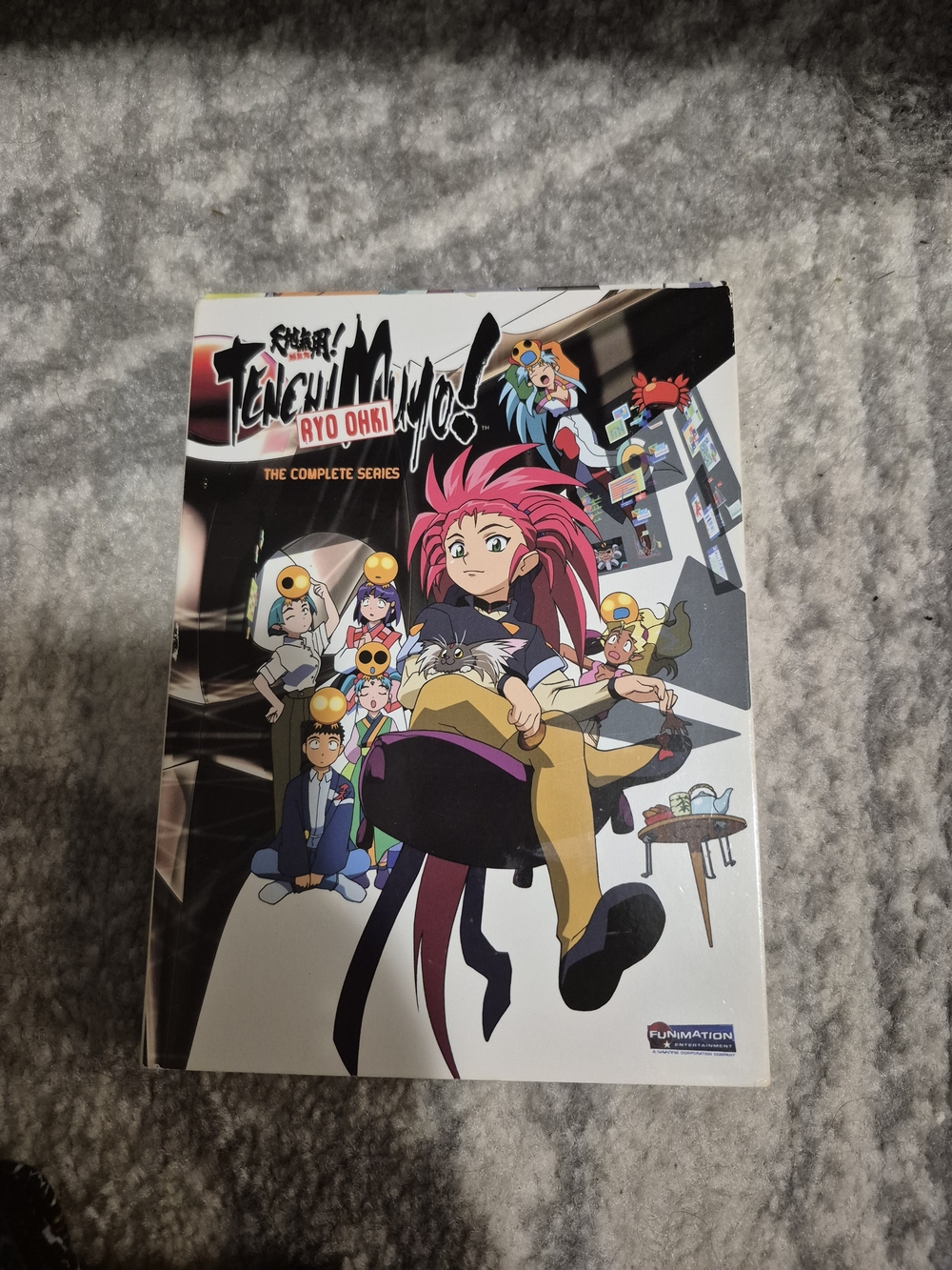 Tenchi Muyo! Ryo-Ohki The Complete Series DVD Box Set - White/Black - Picture 2 of 7